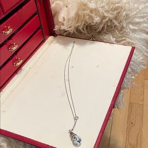 Chic Silver Pendant Necklace